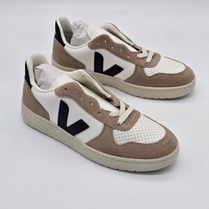 Veja Mens V-10 ChromeFree Leather Sneakers White Black Sahara Suede EU 40 U.S 7